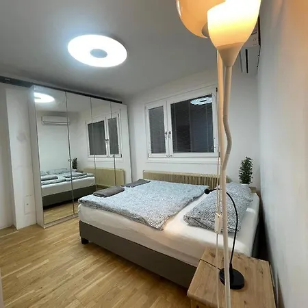 Nice Rooftop Hostel Wien Exterior foto