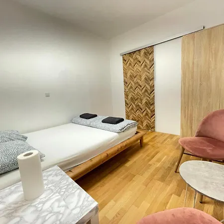 Nice Rooftop Hostel Wien Exterior foto
